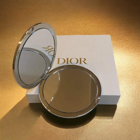 Authentic Dior Compact Mirror (Silver Tone, Patterned, Plaid, Crisscross) - Picture 9 of 10